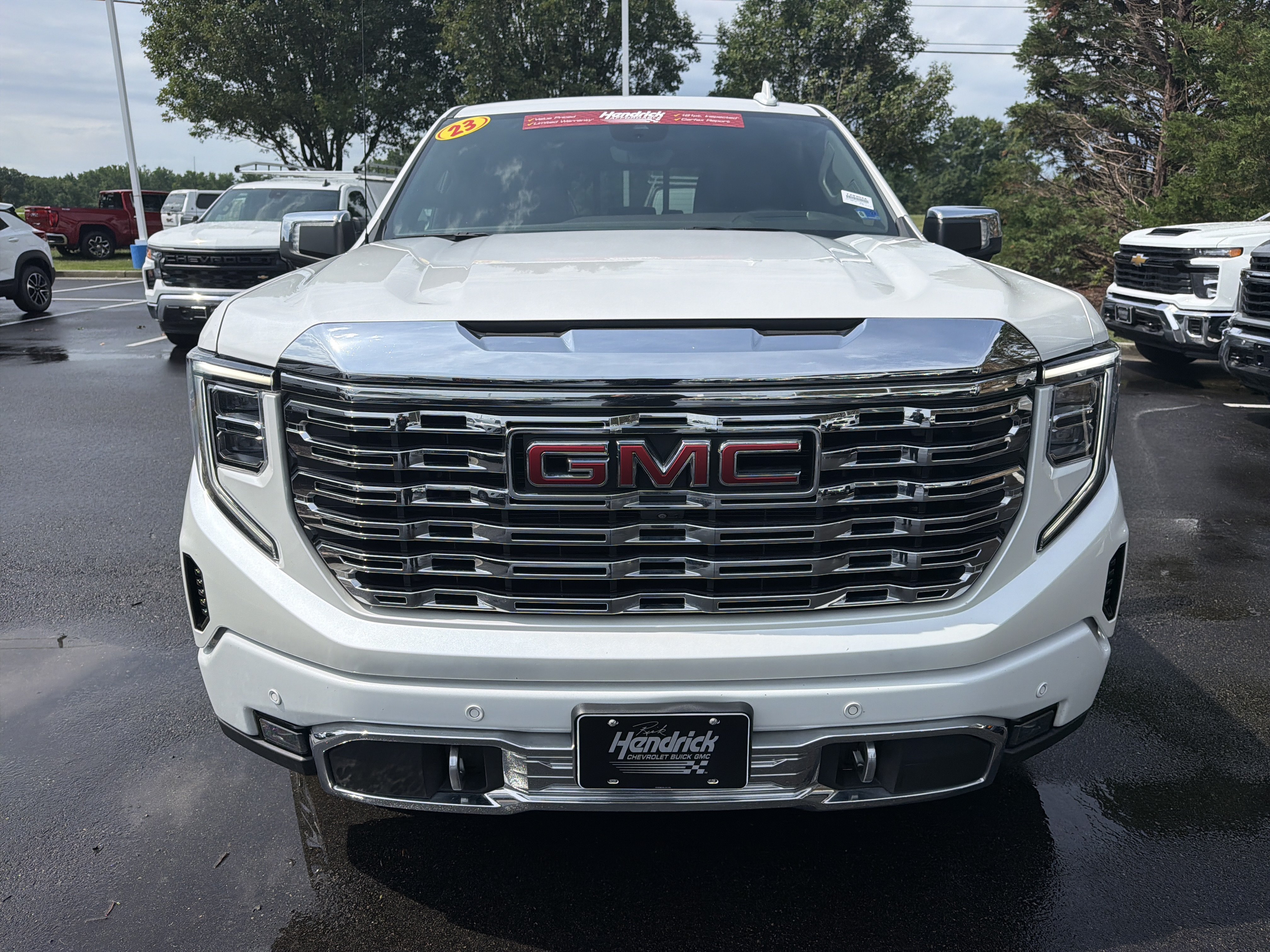 Used 2023 GMC Sierra 1500 Denali AWD/4WD image 3