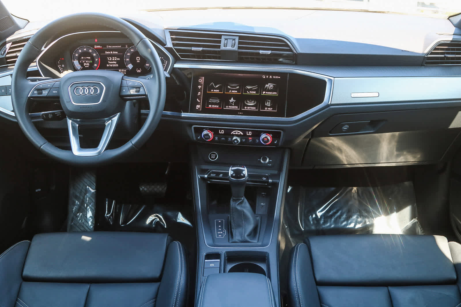 Used 2025 Audi Q3 2.0T Premium w/ Convenience Package image 16