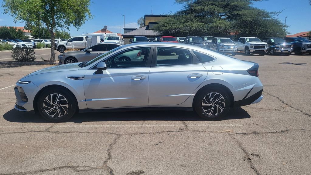 Used 2026 Hyundai Sonata Blue FWD image 5