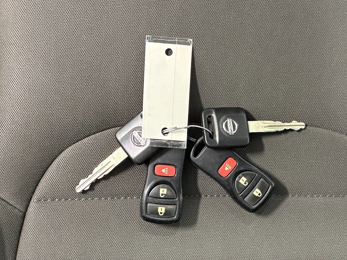 Used 2014 Nissan Frontier PRO-4X AWD/4WD image 28