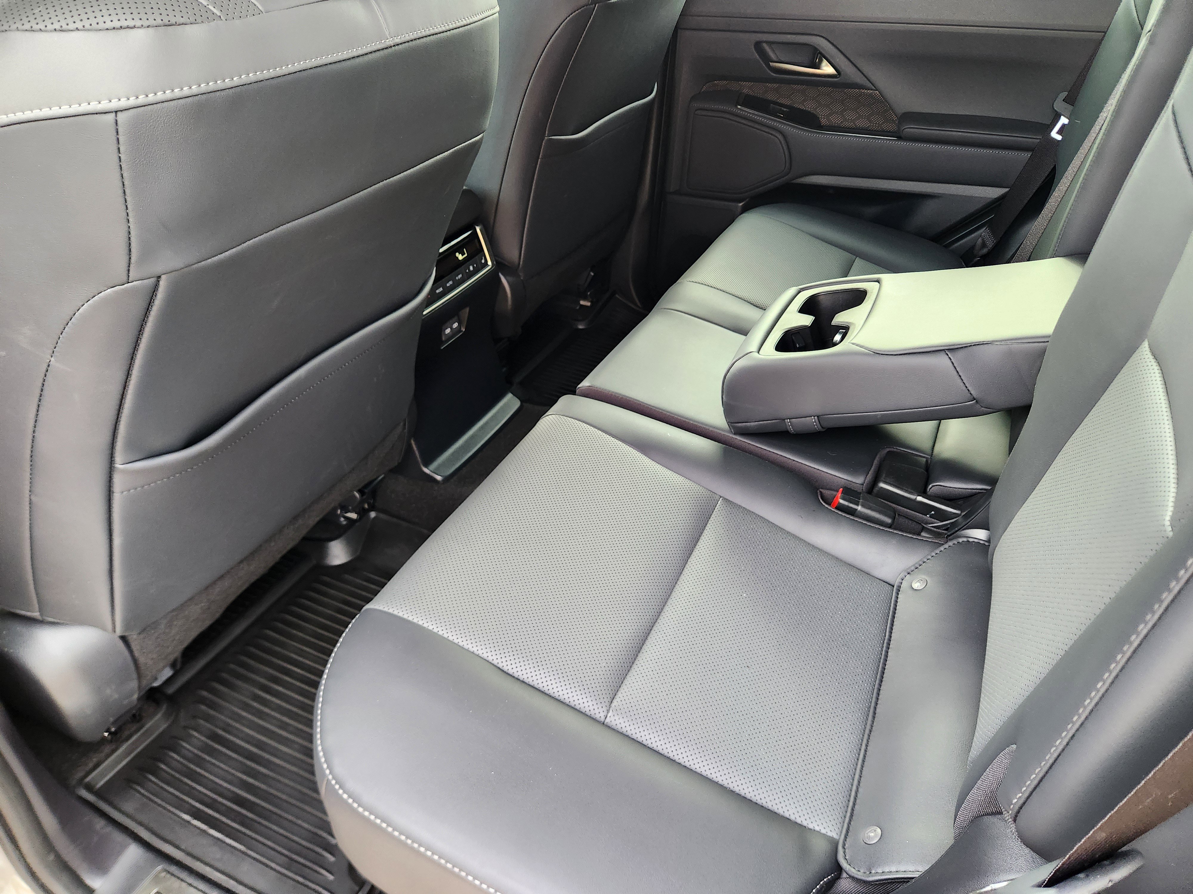 Used 2025 Lexus GX 550 image 38