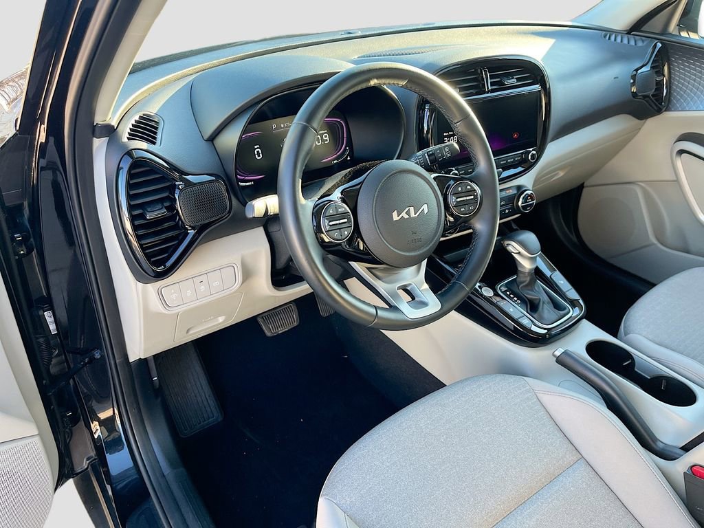 Certified 2023 Kia Soul EX image 8