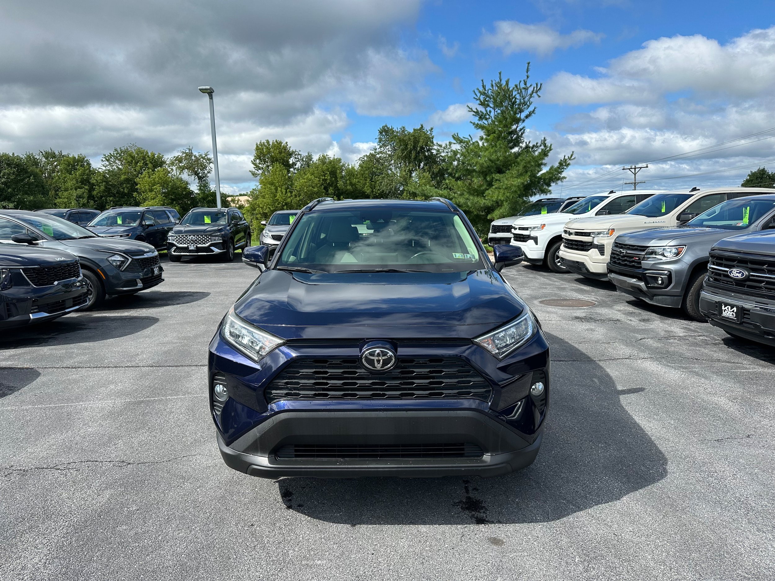 Used 2019 Toyota RAV4 XLE Premium w/ Cold Weather Package AWD/4WD image 2