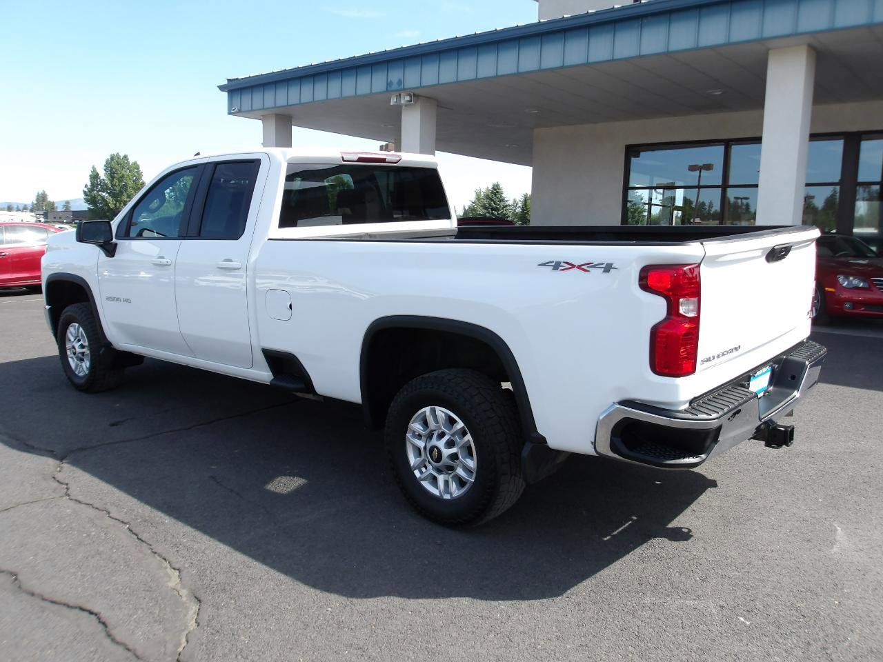 Used 2021 Chevrolet Silverado 2500 LT w/ Convenience Package AWD/4WD image 3
