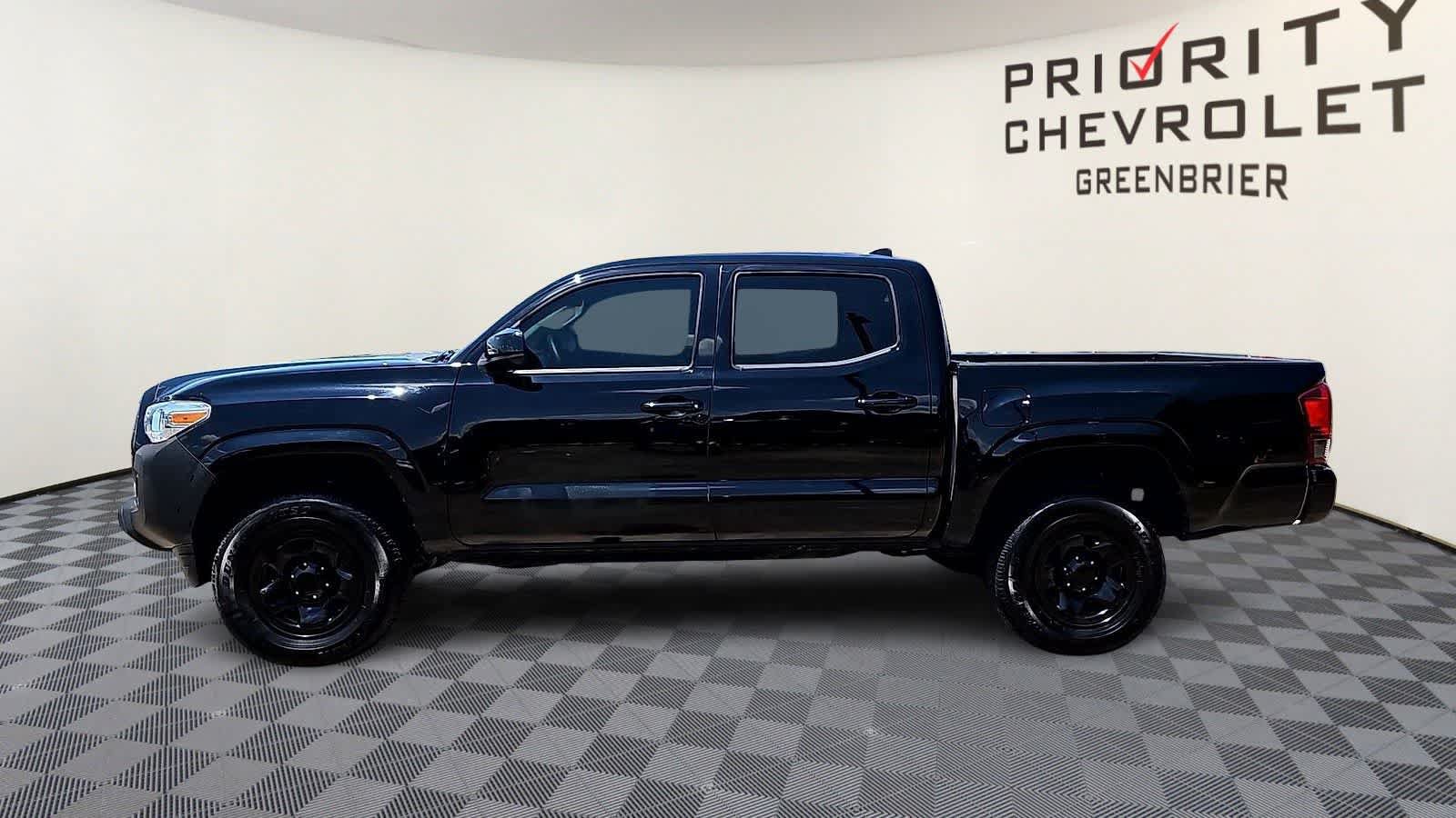 Used 2023 Toyota Tacoma SR w/ SR Convenience Package RWD image 5