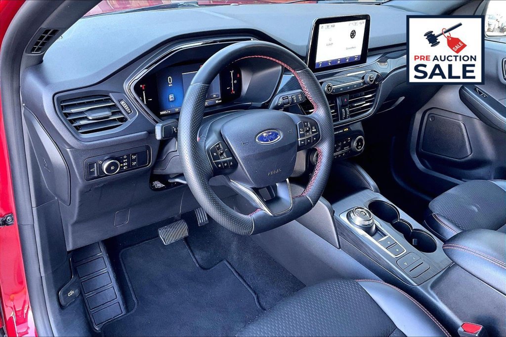 Used 2025 Ford Escape ST-Line Select AWD/4WD image 14