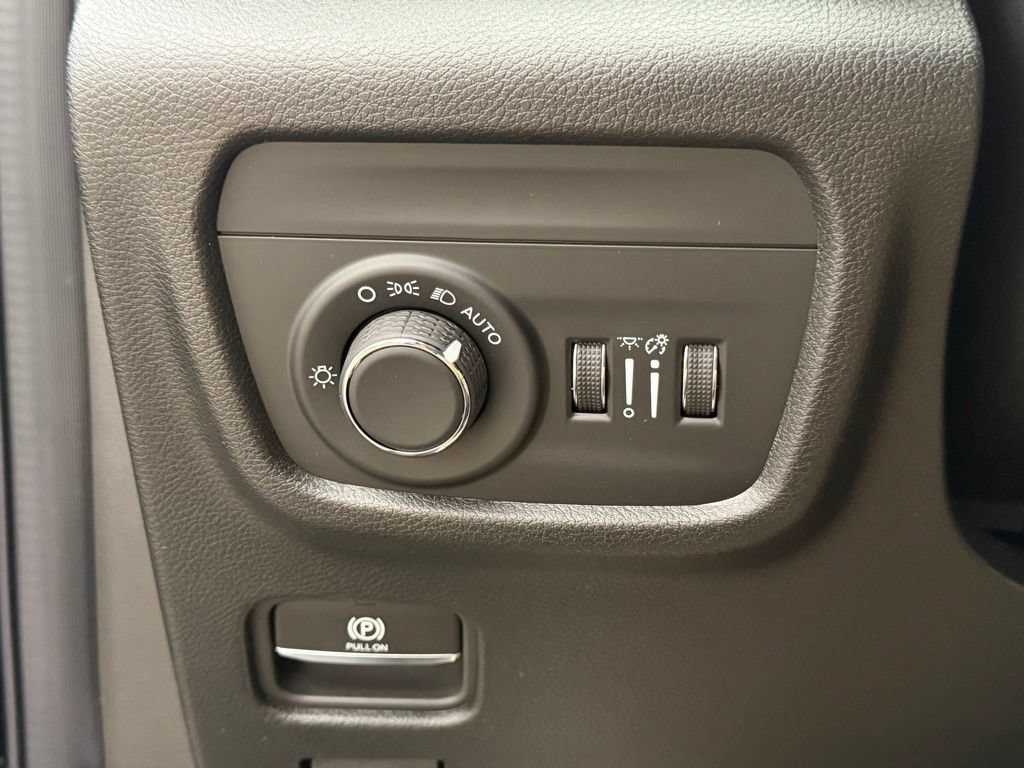 New 2025 Jeep Grand Cherokee L Laredo AWD/4WD image 24