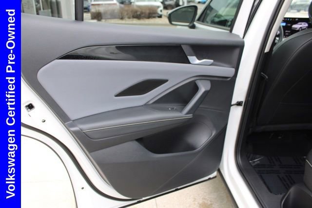 Used 2025 Volkswagen Tiguan SE image 26
