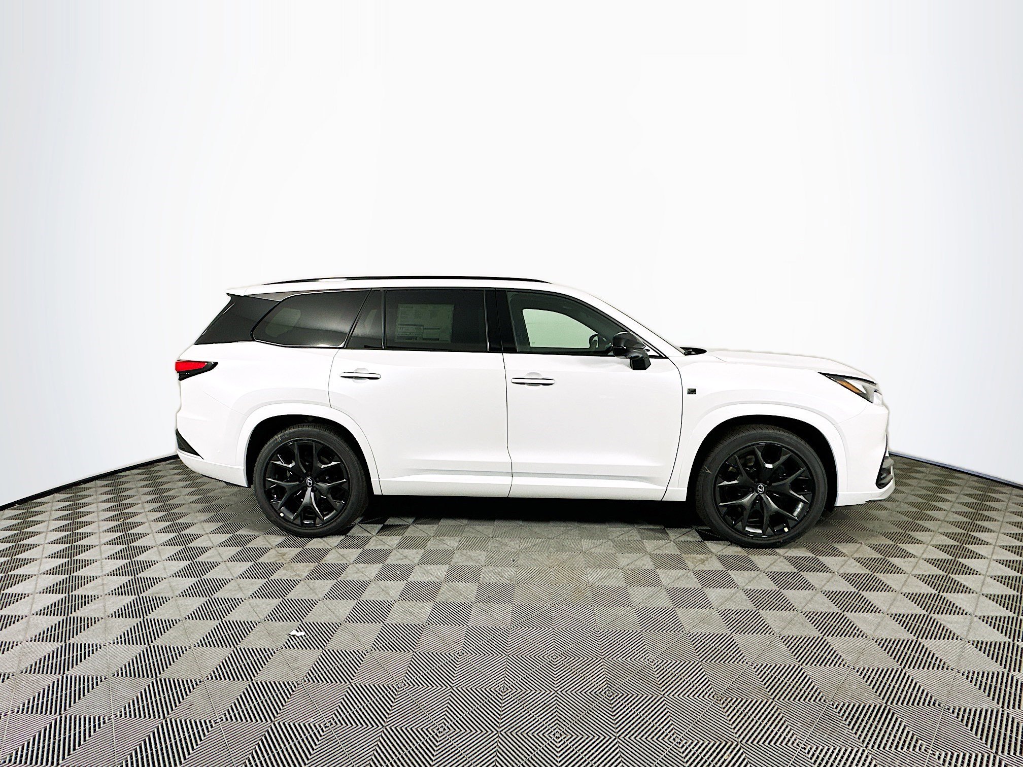 New 2026 Lexus TX 500h AWD image 8