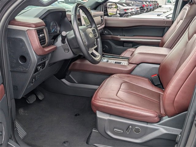 Used 2024 Ford Expedition Limited image 5