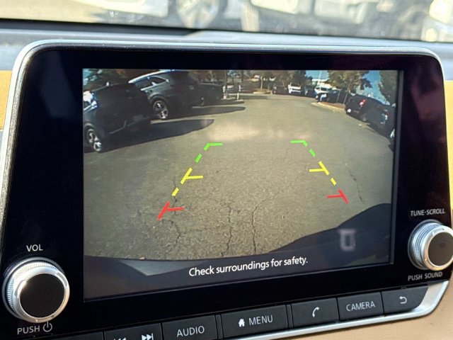Used 2022 Nissan Sentra SV w/ SV Premium Package FWD image 21