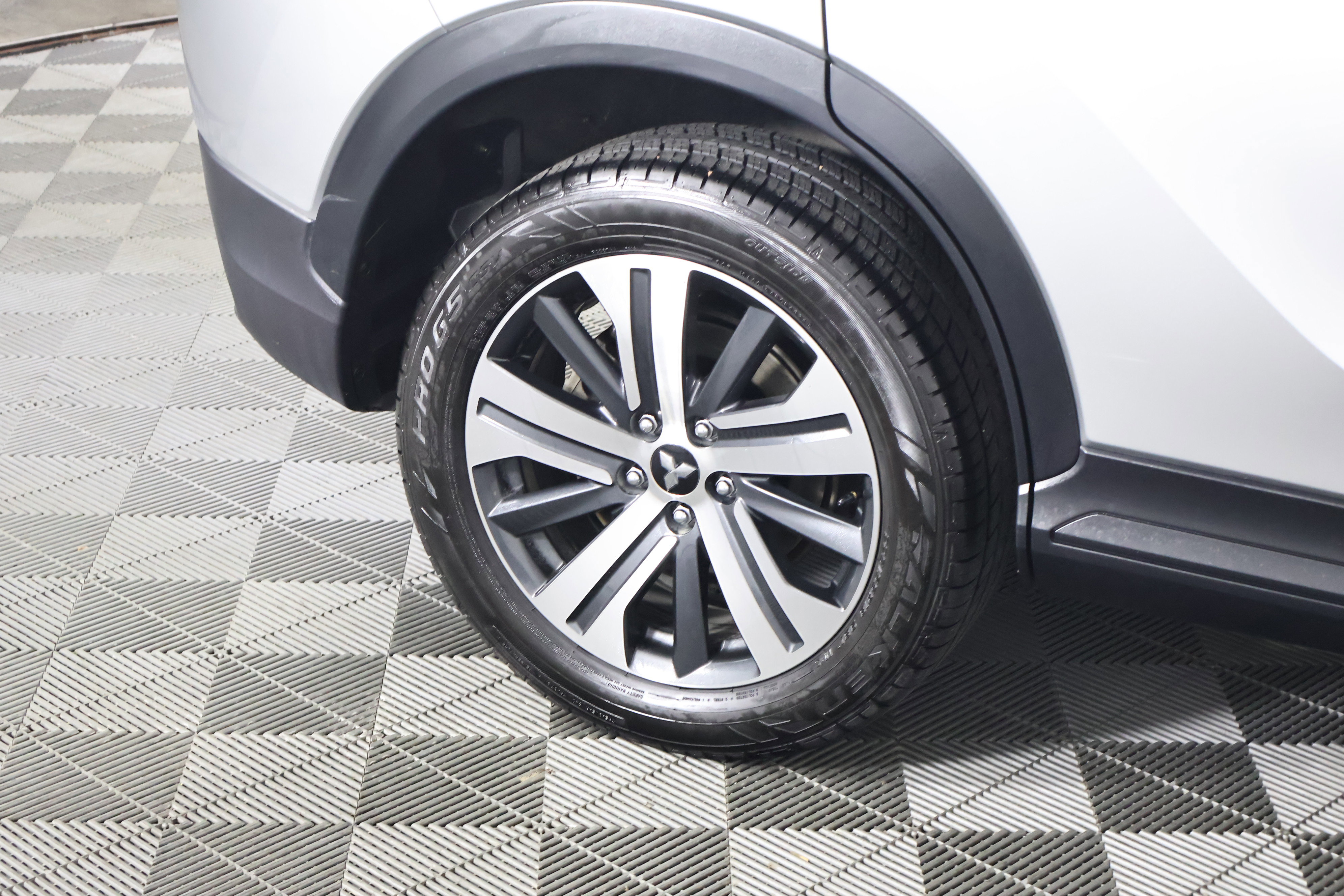 Used 2018 Mitsubishi Eclipse Cross LE image 52