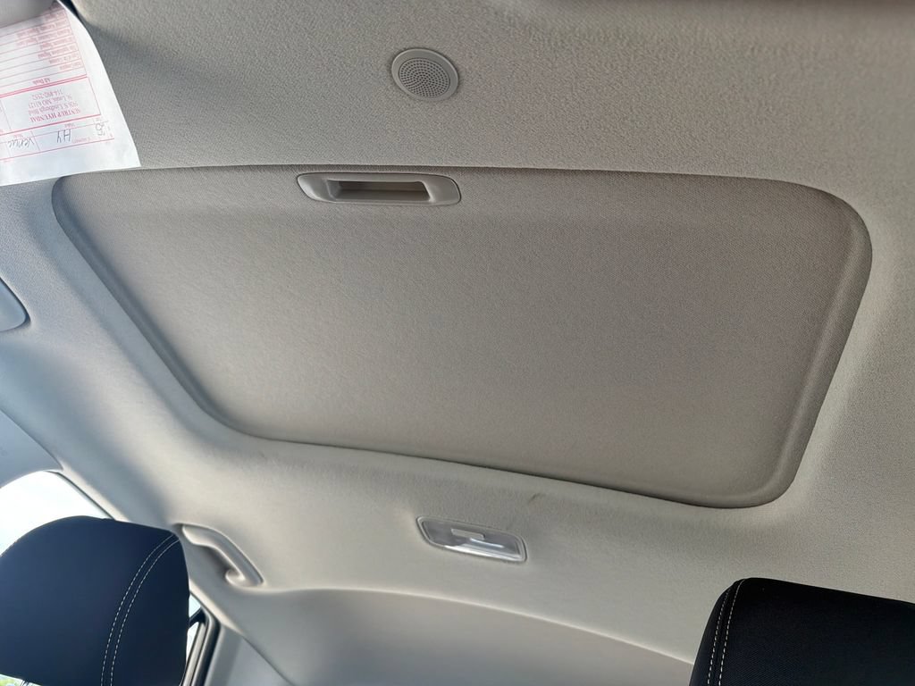 Used 2025 Hyundai Venue SEL FWD image 21