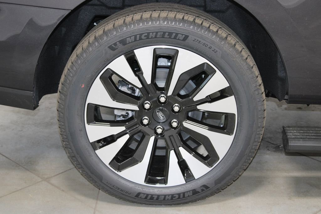 New 2026 Ford Expedition Platinum image 15