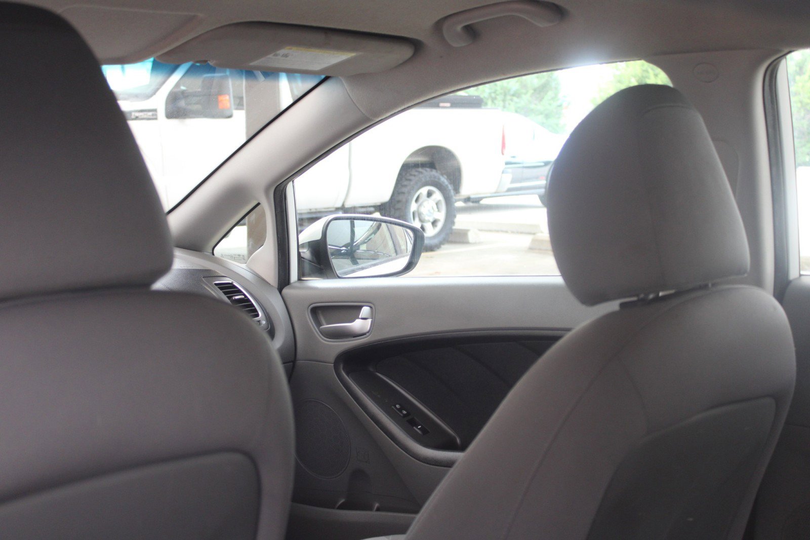 Used 2017 Kia Forte LX image 12