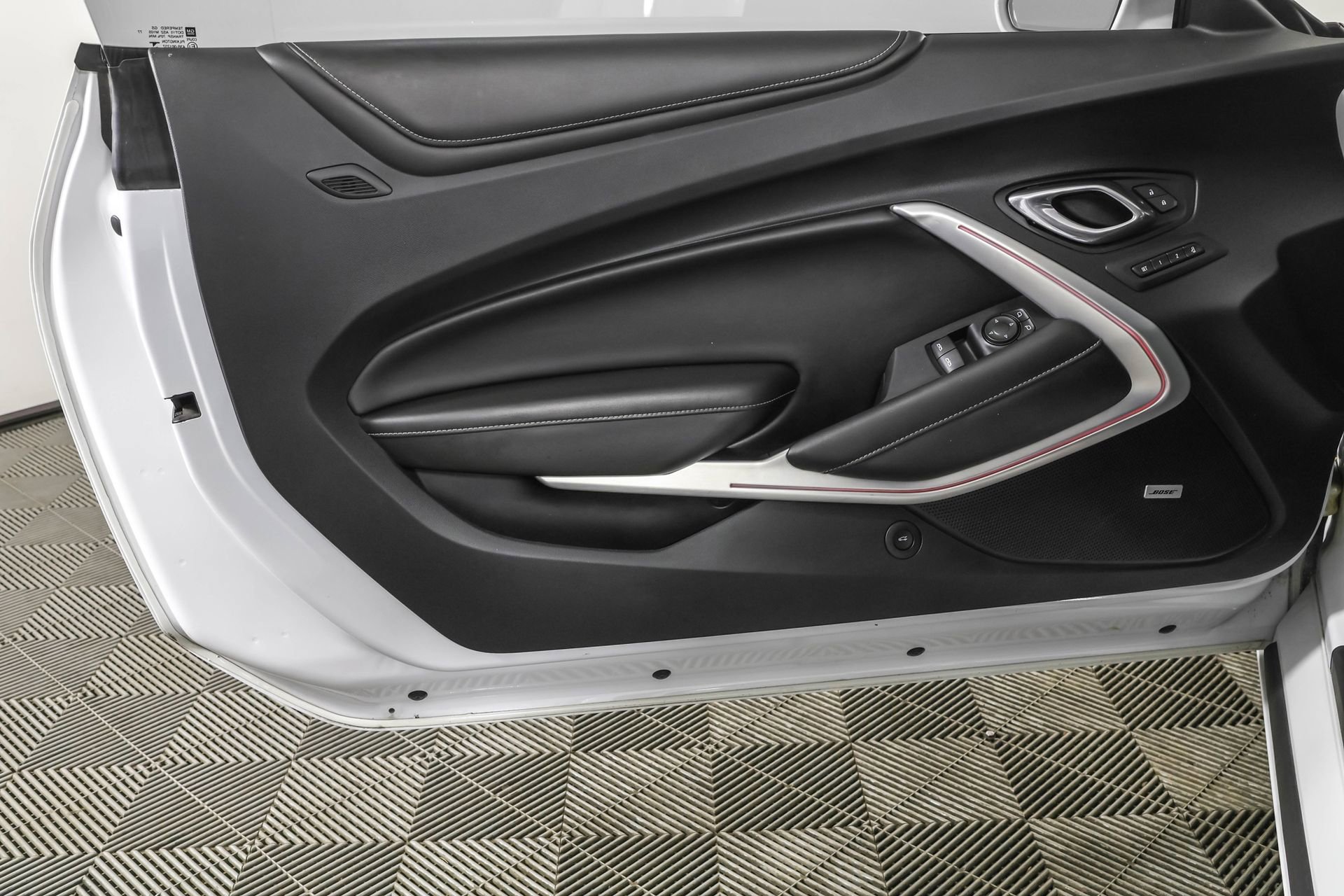 Used 2018 Chevrolet Camaro SS image 34