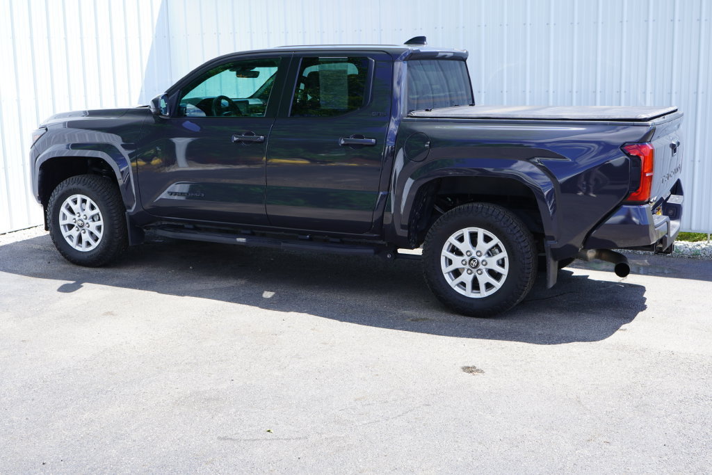 Used 2024 Toyota Tacoma SR5 AWD/4WD image 3