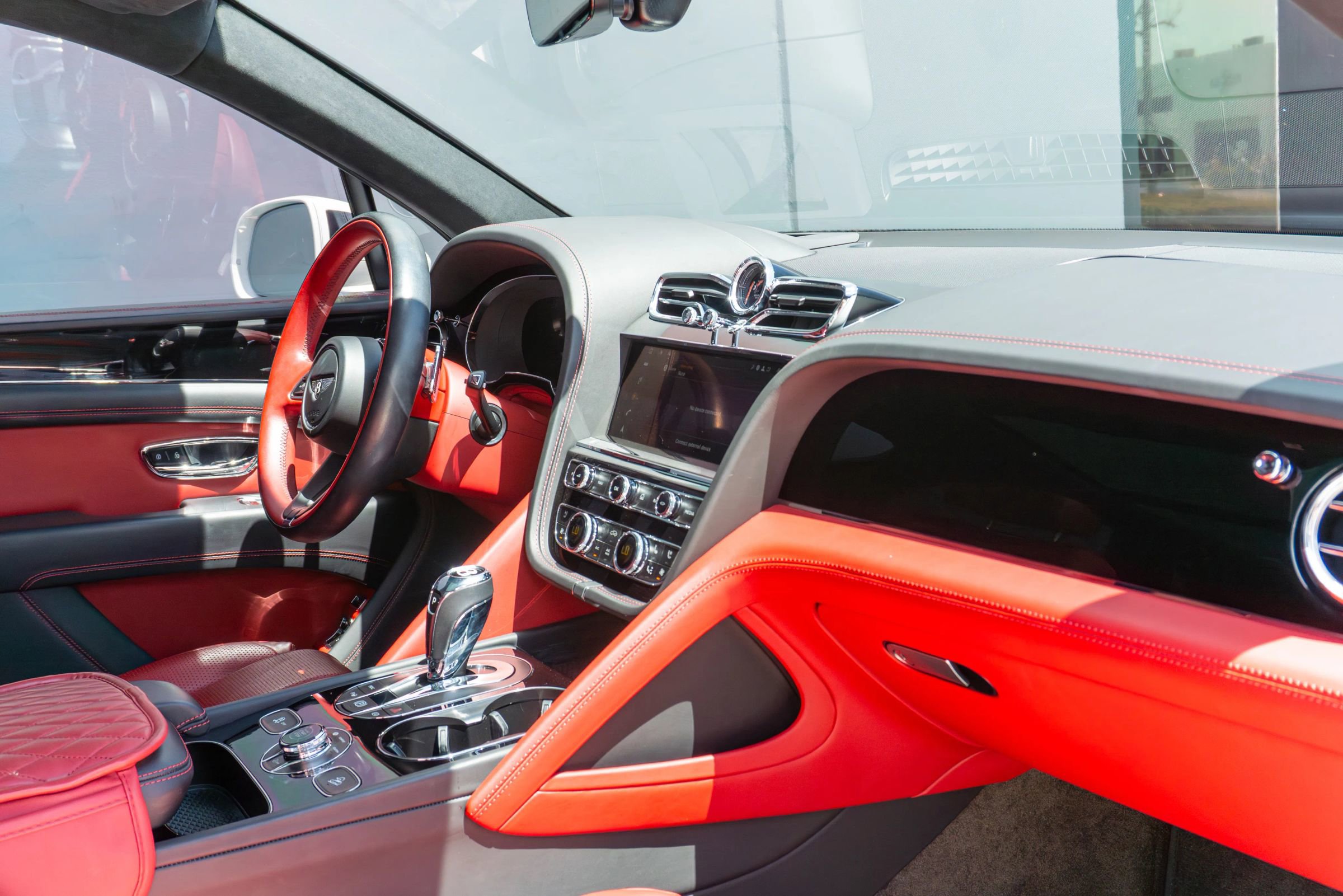 Used 2023 Bentley Bentayga image 56