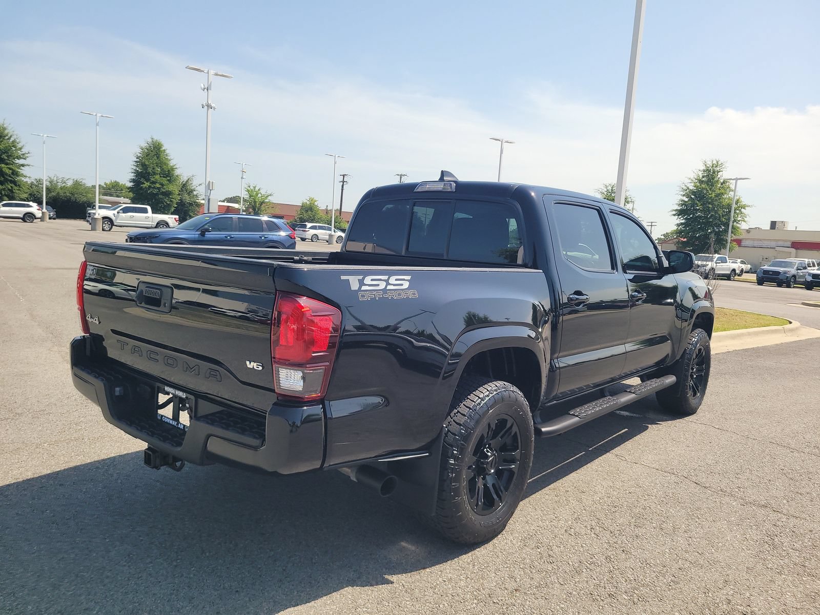 Used 2022 Toyota Tacoma SR AWD/4WD image 3