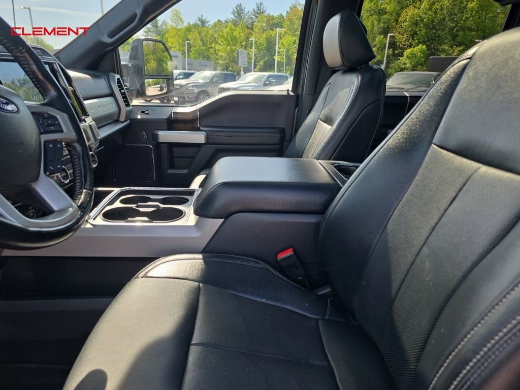 Used 2022 Ford F350 Lariat w/ Black Appearance Package AWD/4WD image 33