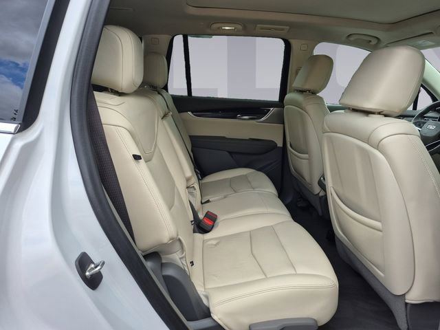 Used 2022 Cadillac XT6 Premium Luxury w/ Technology Package AWD/4WD image 18
