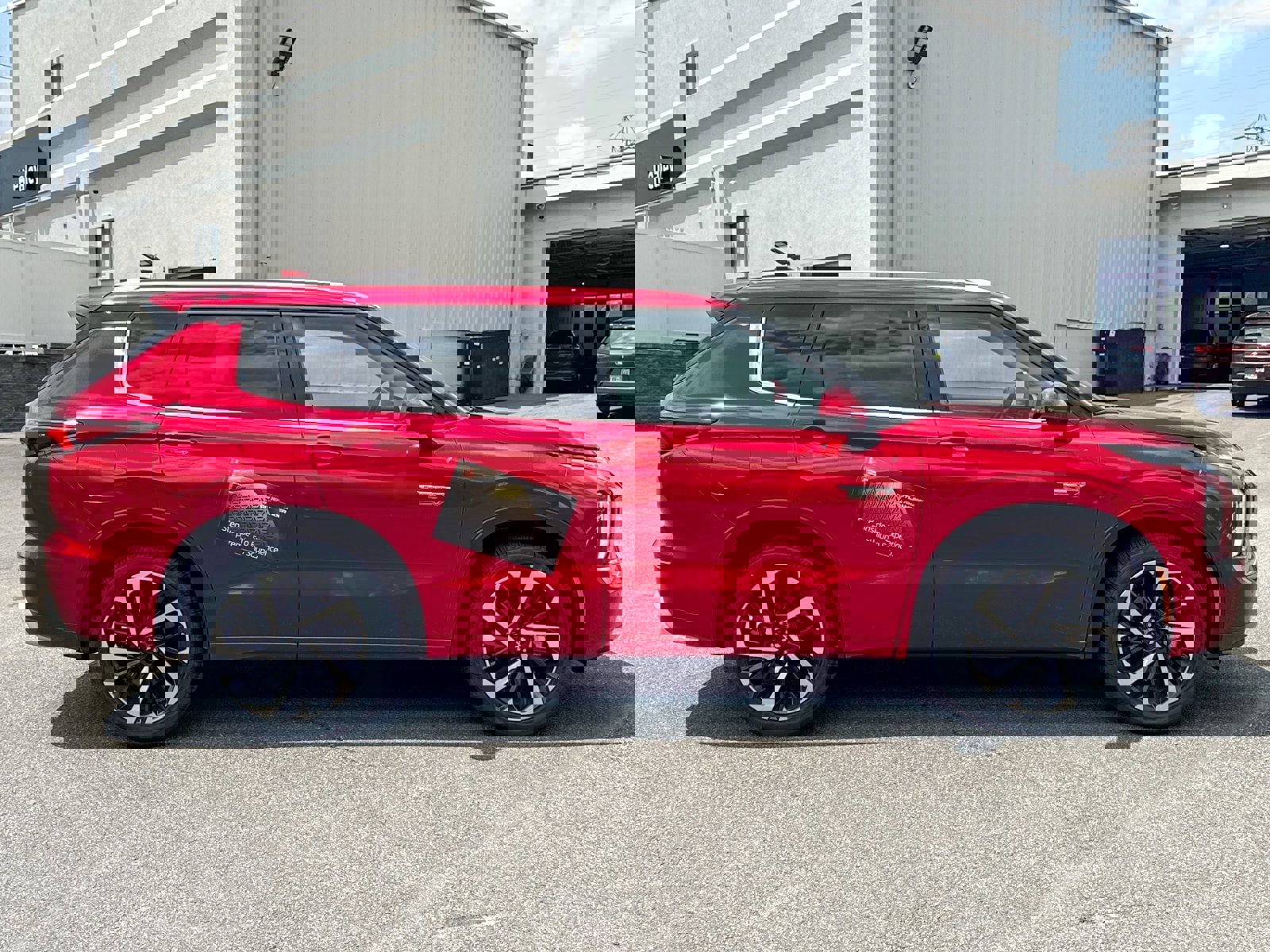 New 2025 Mitsubishi Outlander SEL image 18