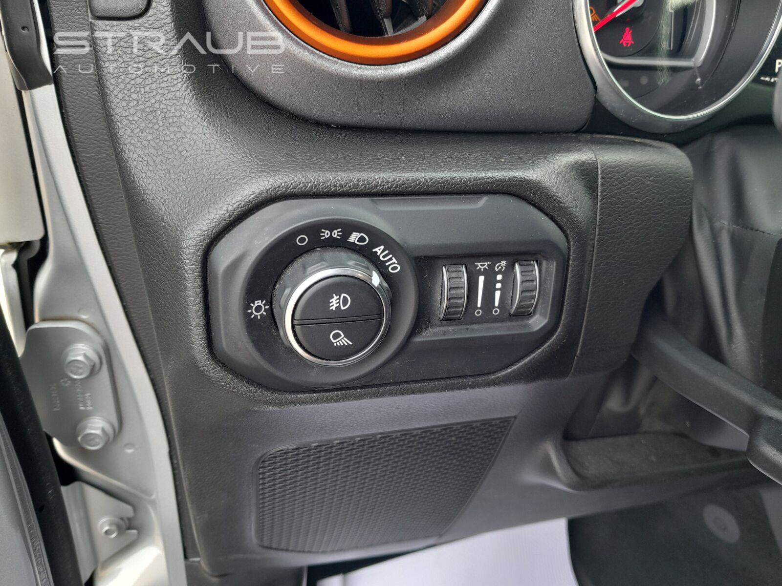 Used 2022 Jeep Gladiator Mojave w/ Cold Weather Group AWD/4WD image 18