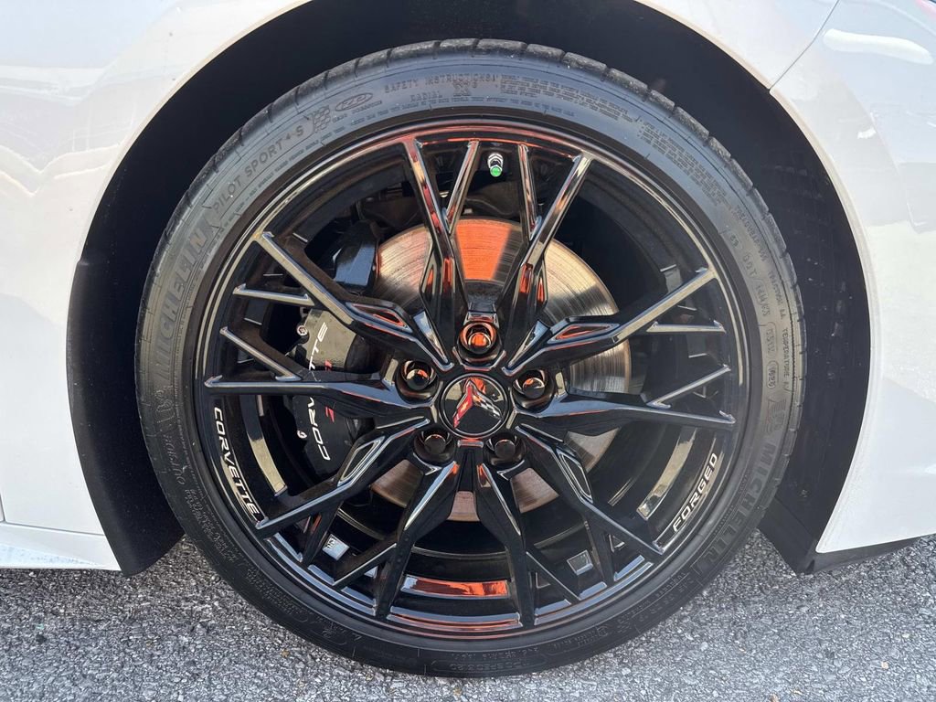 Used 2023 Chevrolet Corvette Stingray Premium Cpe w/ Z51 Performance Package image 4