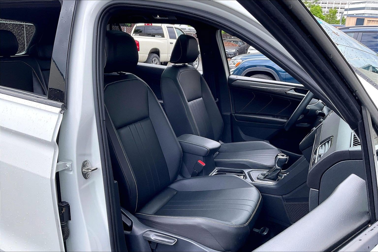 Certified 2023 Volkswagen Tiguan SE R-Line FWD image 6