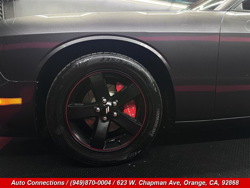 Used 2013 Dodge Challenger SXT RWD image 29