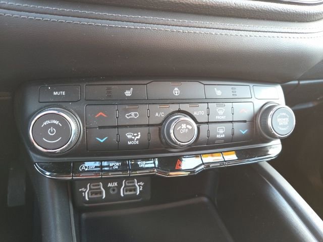 Used 2023 Dodge Durango SXT image 16