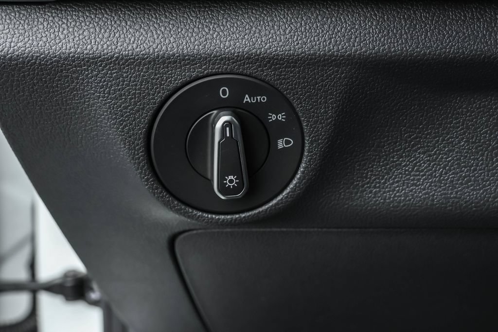 Used 2026 Volkswagen Jetta SE FWD image 17
