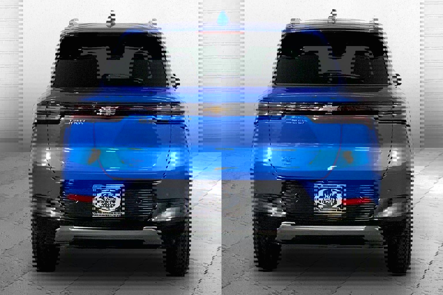 Used 2025 Chevrolet Equinox EV LT w/ Convenience Package FWD image 3