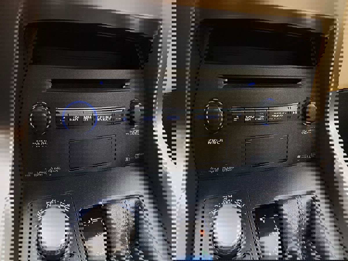 Used 2016 Lexus NX 300h AWD w/ Luxury Package image 28