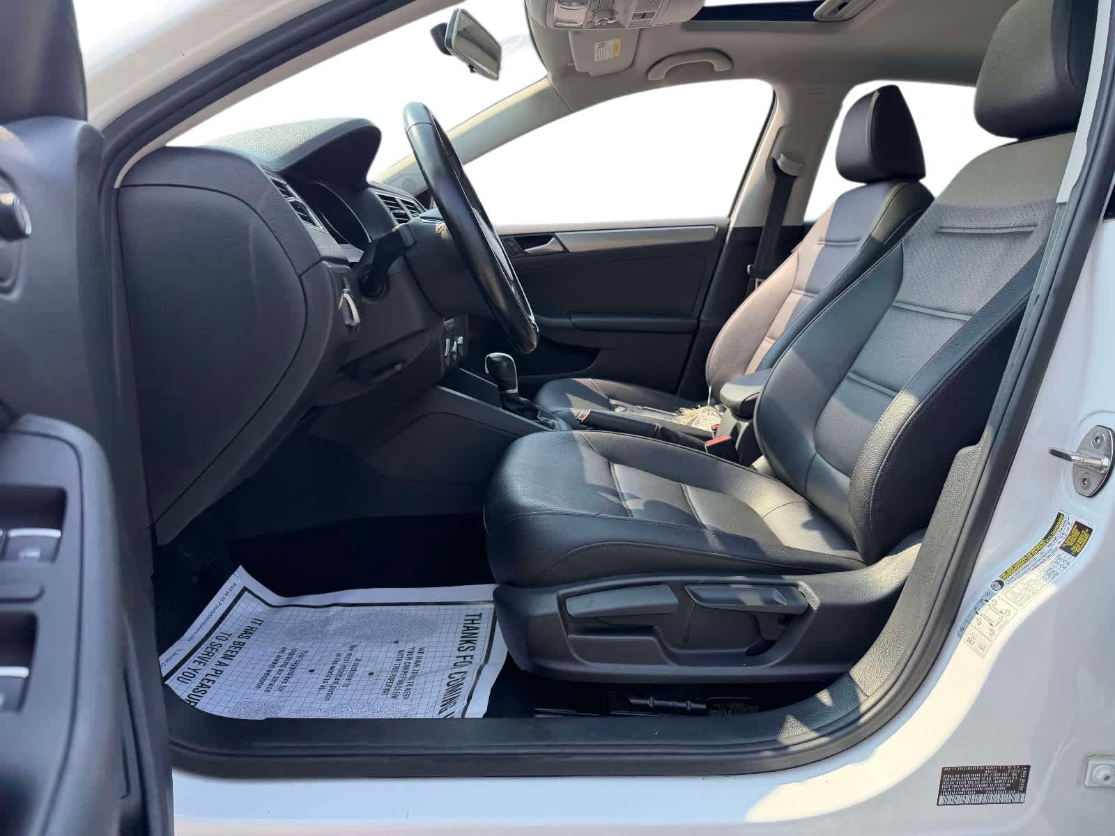 Used 2016 Volkswagen Jetta SE FWD image 9