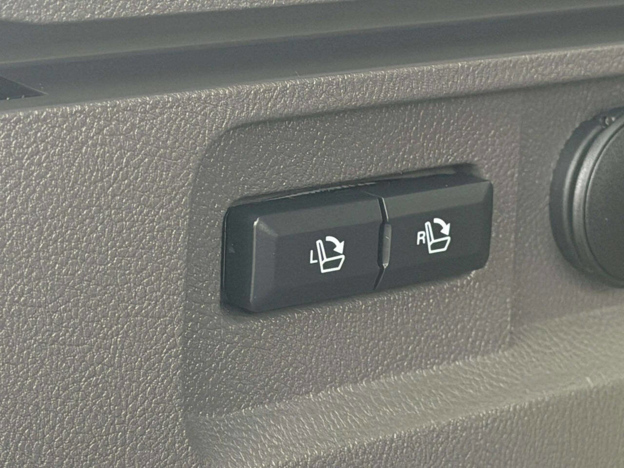 Used 2016 Lincoln MKX Reserve image 12