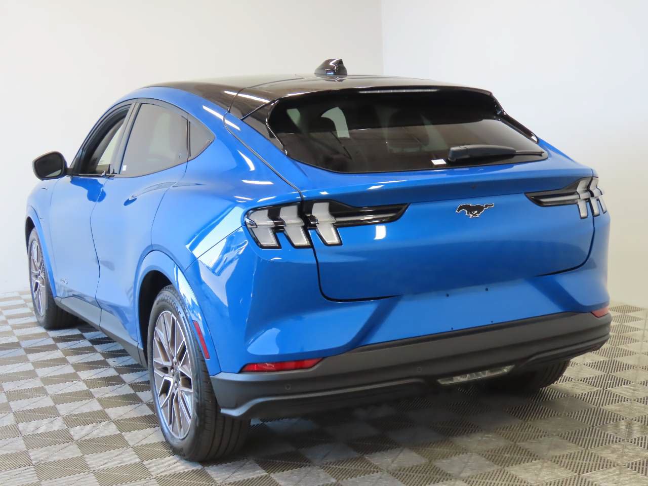 Used 2025 Ford Mustang Mach-E Premium AWD/4WD image 3