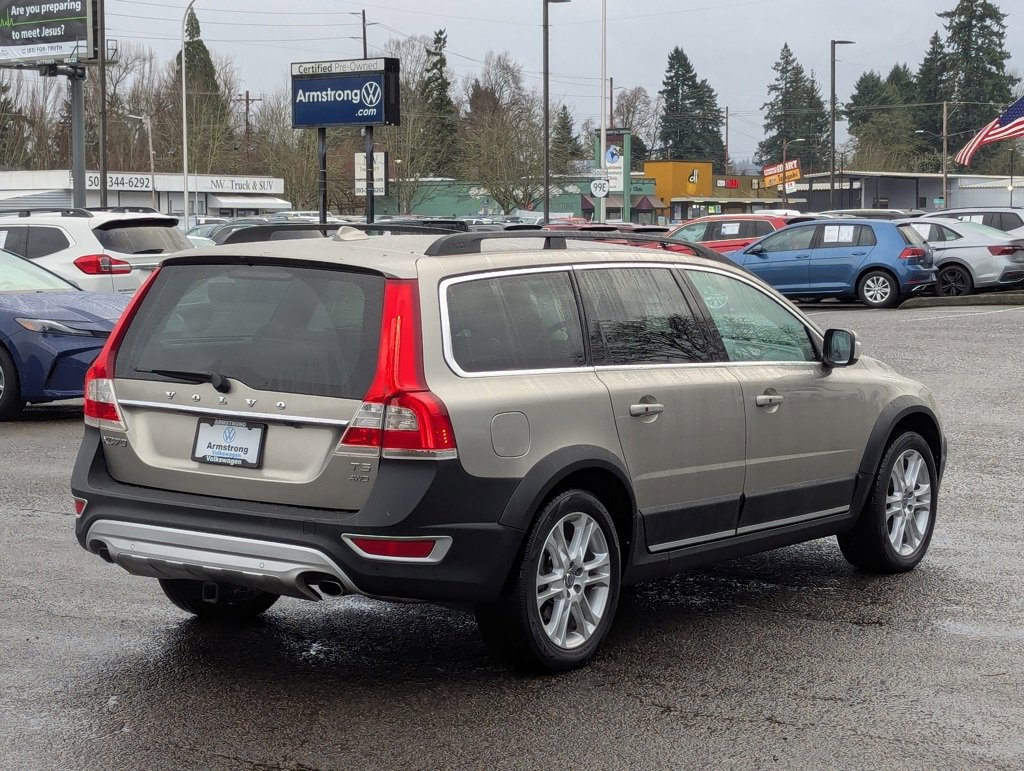 Used 2016 Volvo XC70 T5 Premier w/ Proximity Package image 5