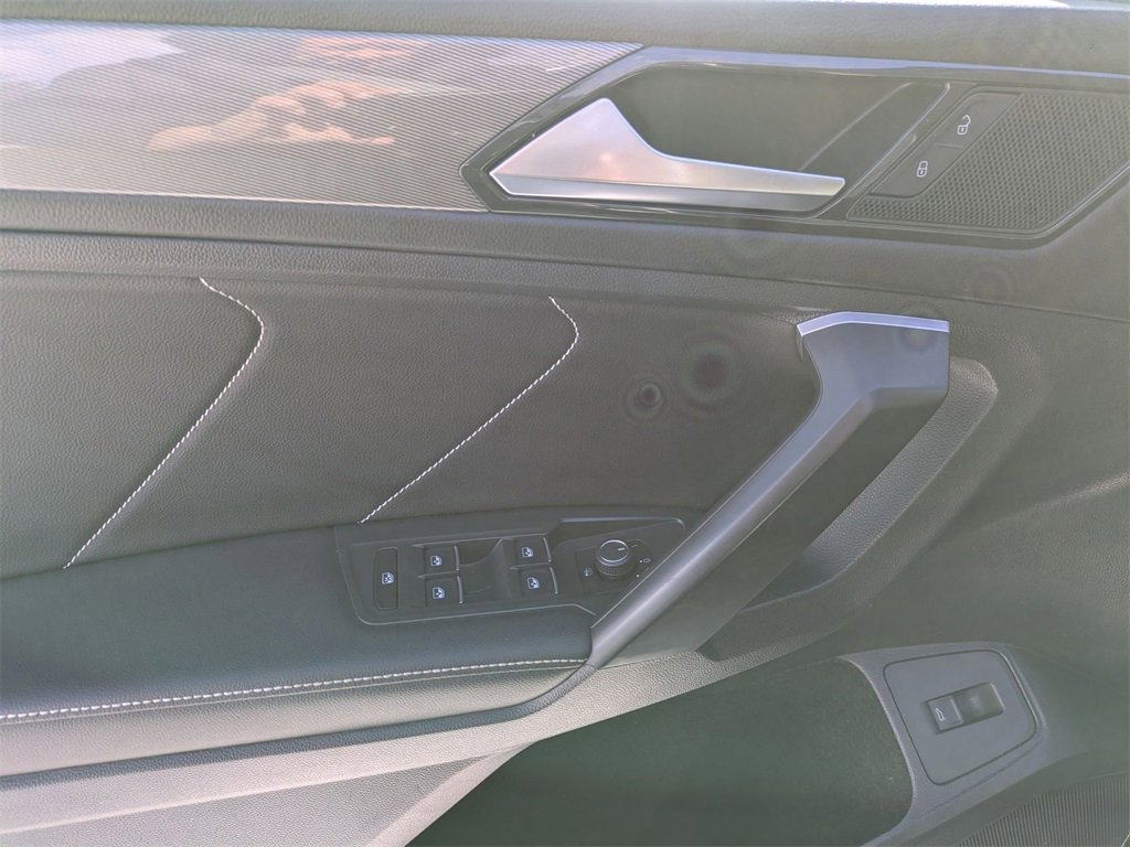 Used 2024 Volkswagen Tiguan SE image 10