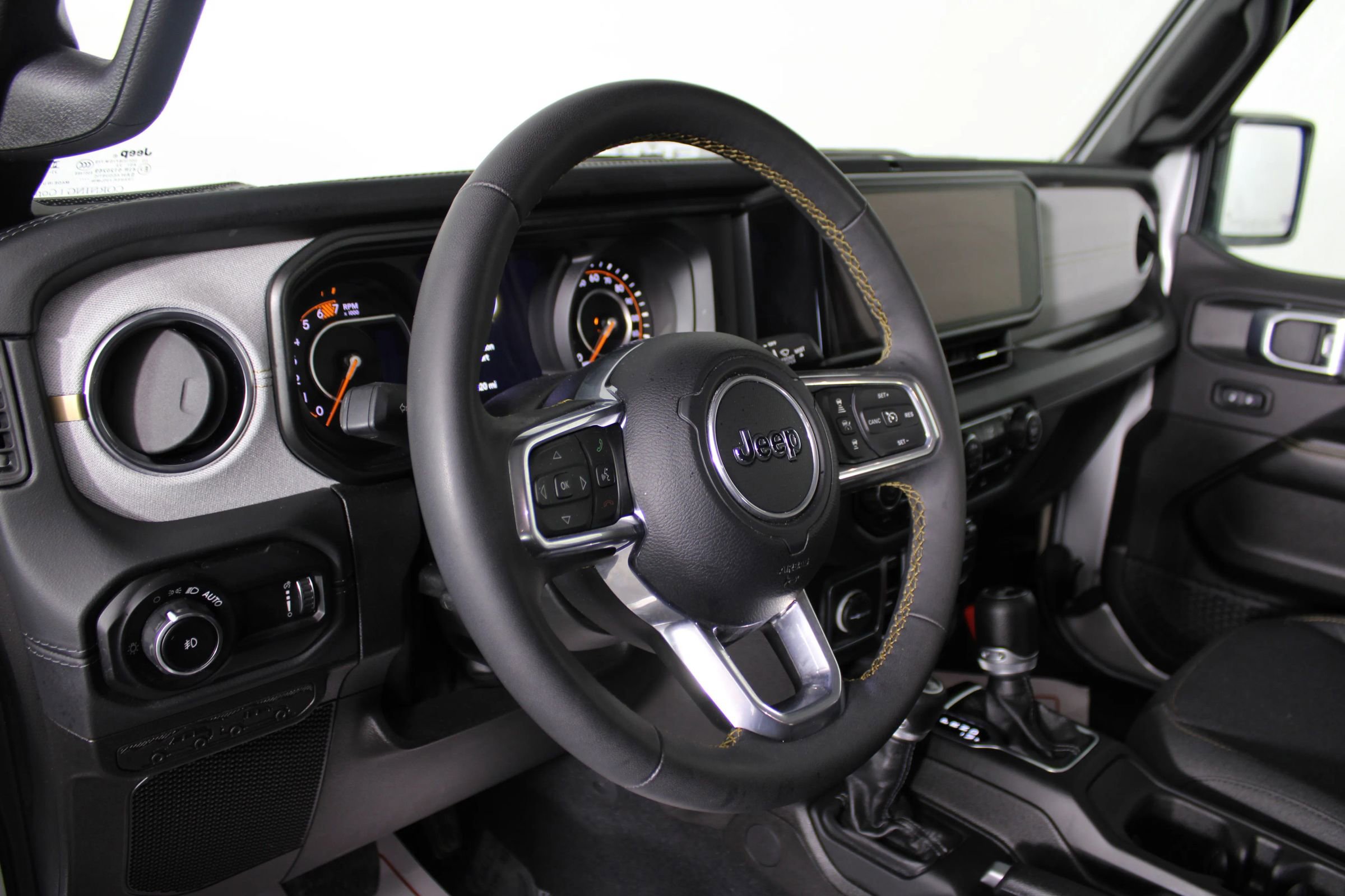 Used 2024 Jeep Wrangler Unlimited Sahara image 10