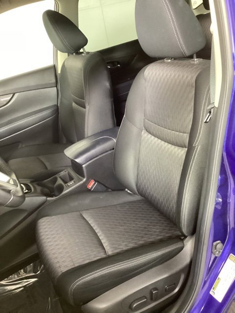 Used 2019 Nissan Rogue SV w/ Sun & Sound Touring Package image 12