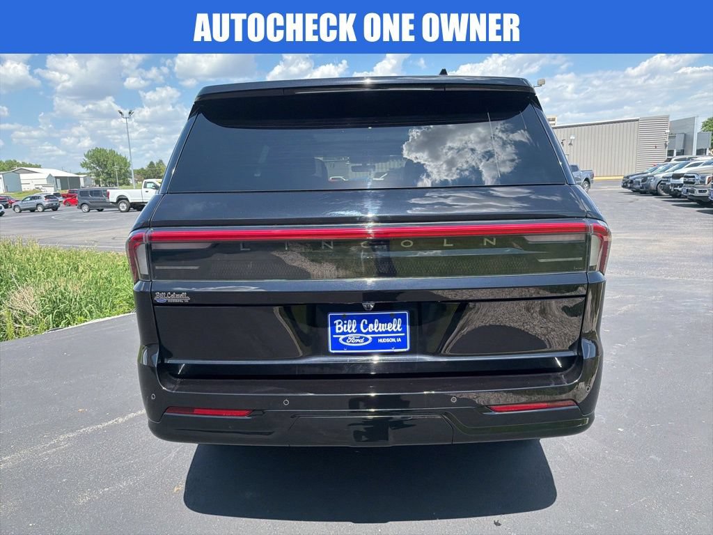 Used 2025 Lincoln Navigator Reserve AWD/4WD image 5