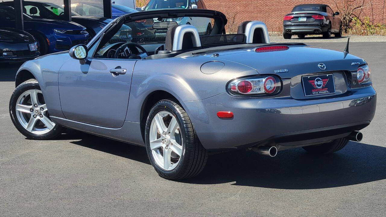 Used 2006 MAZDA MX-5 Miata Touring RWD image 12