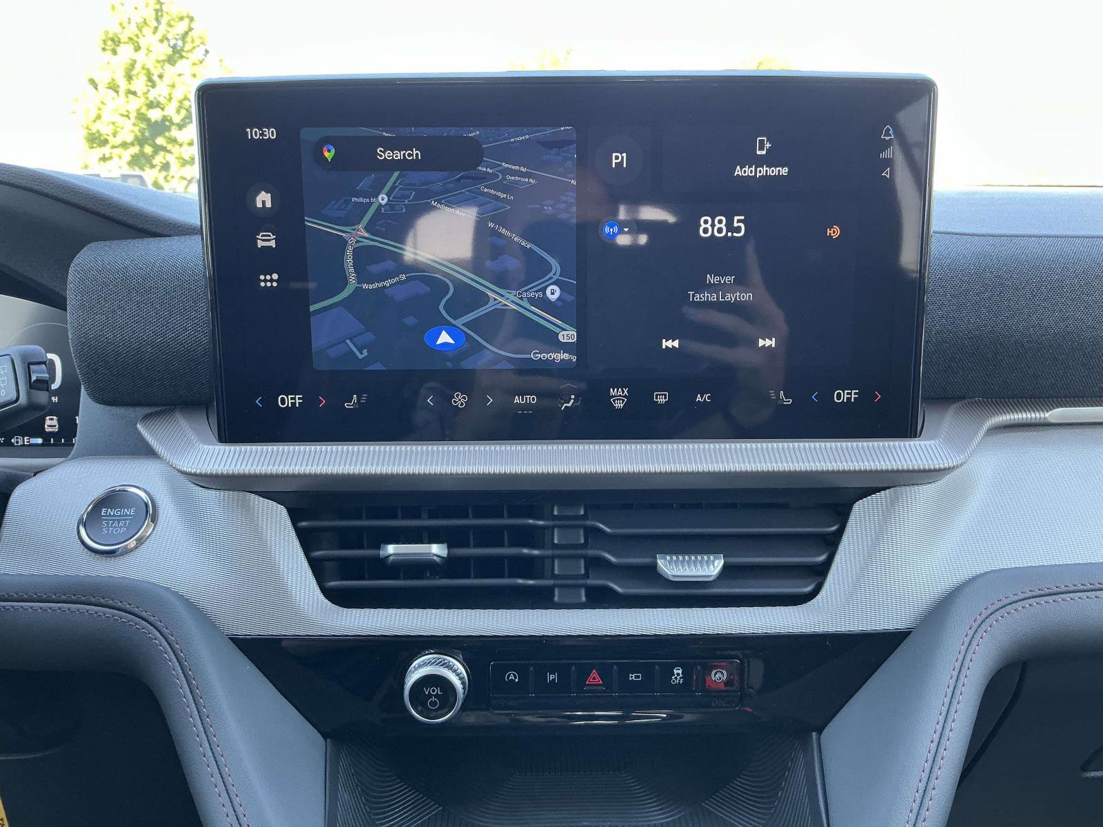 New 2025 Ford Explorer Active image 19