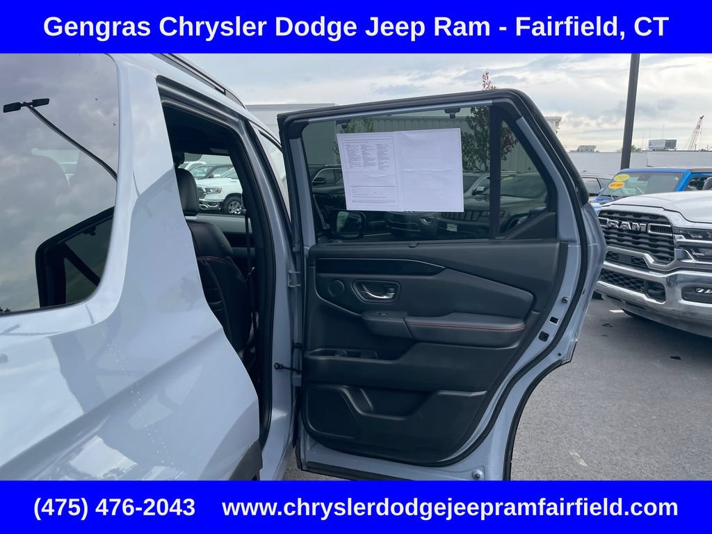 Used 2023 Honda Pilot TrailSport image 25