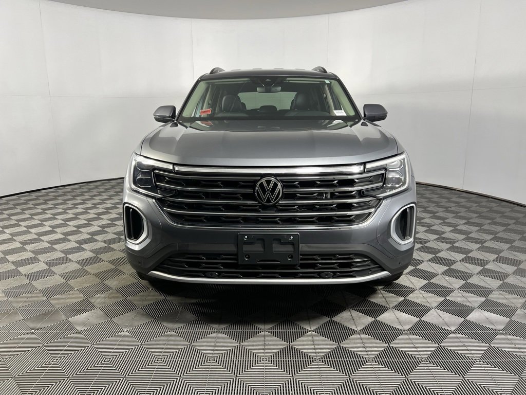 Used 2025 Volkswagen Atlas SE image 11