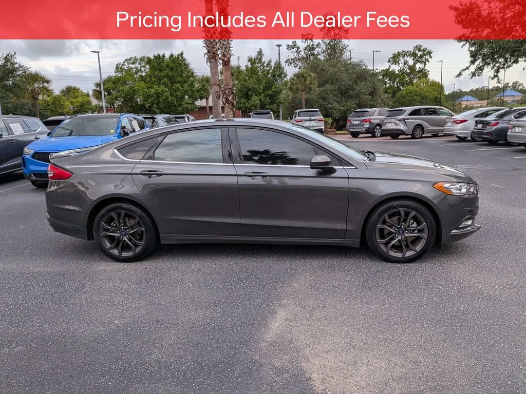 Used 2018 Ford Fusion SE w/ Equipment Group 201A FWD image 3