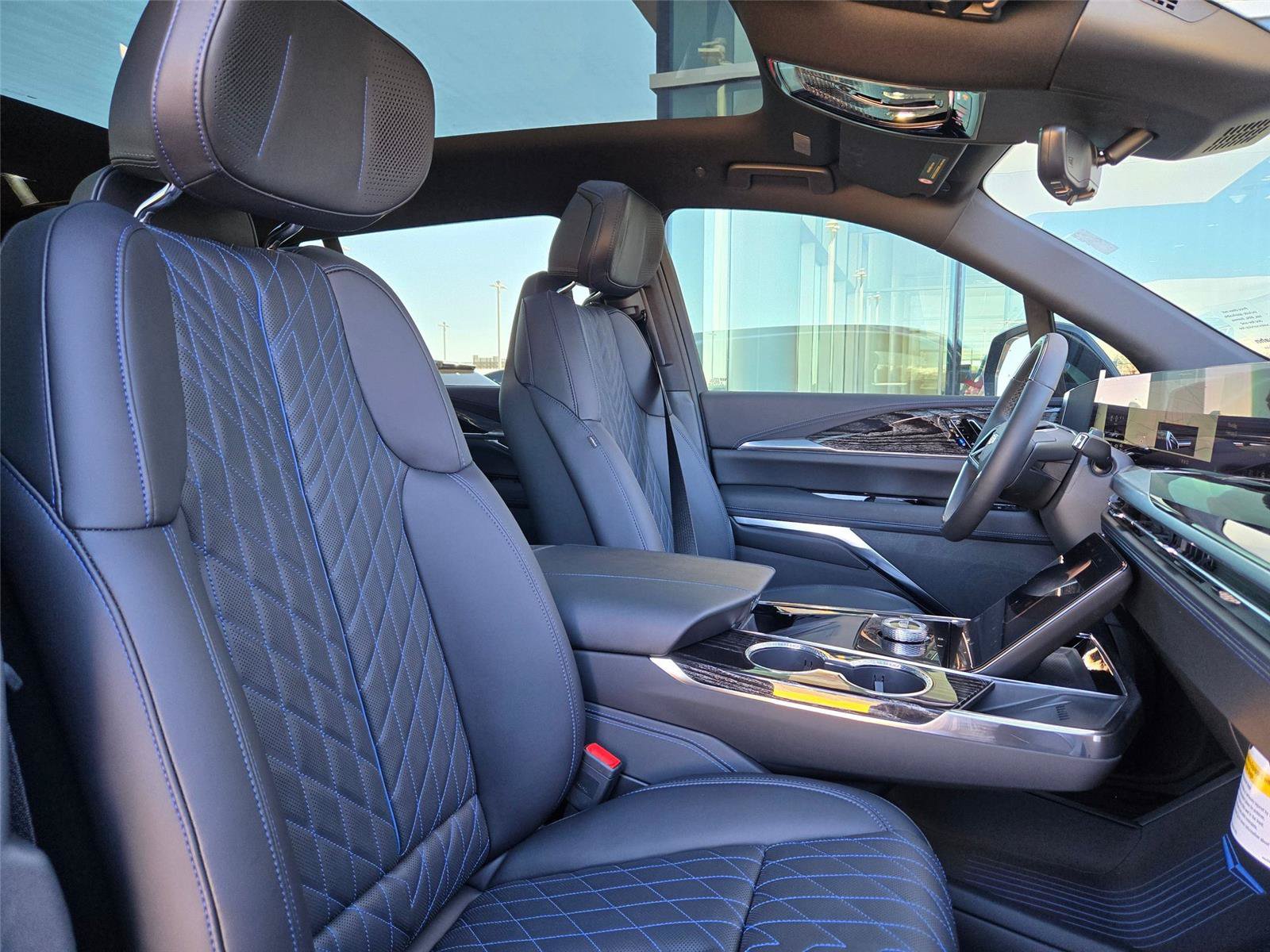 New 2026 Cadillac Escalade IQ Luxury 1 w/ LPO, Floor Liner Package AWD/4WD image 29