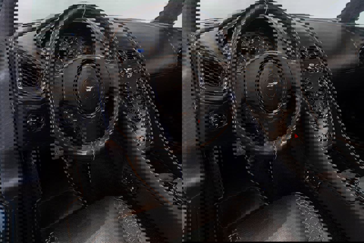 Used 2014 Aston Martin Vanquish Volante image 3