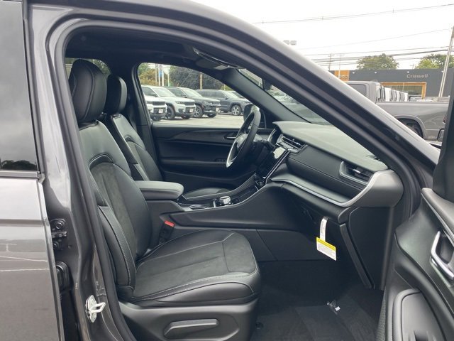 New 2025 Jeep Grand Cherokee L Altitude image 28